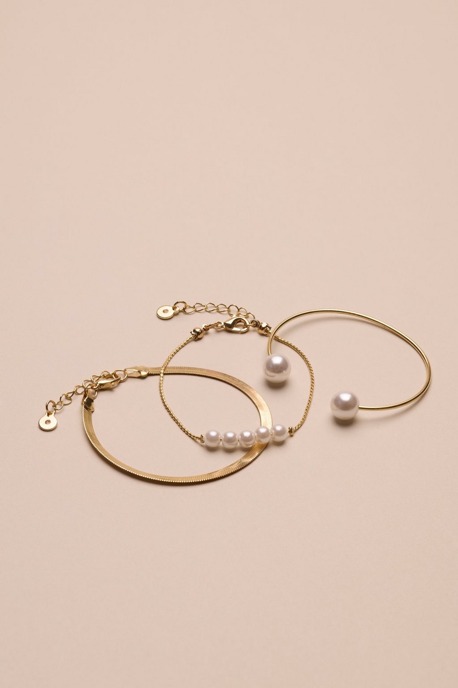 gold chain and pearl bracelet set